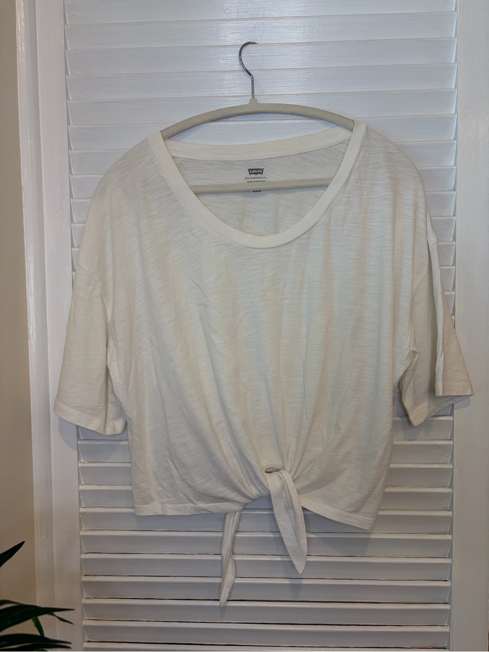Levi’s 100% Cotton Tie Front Top in Size M
